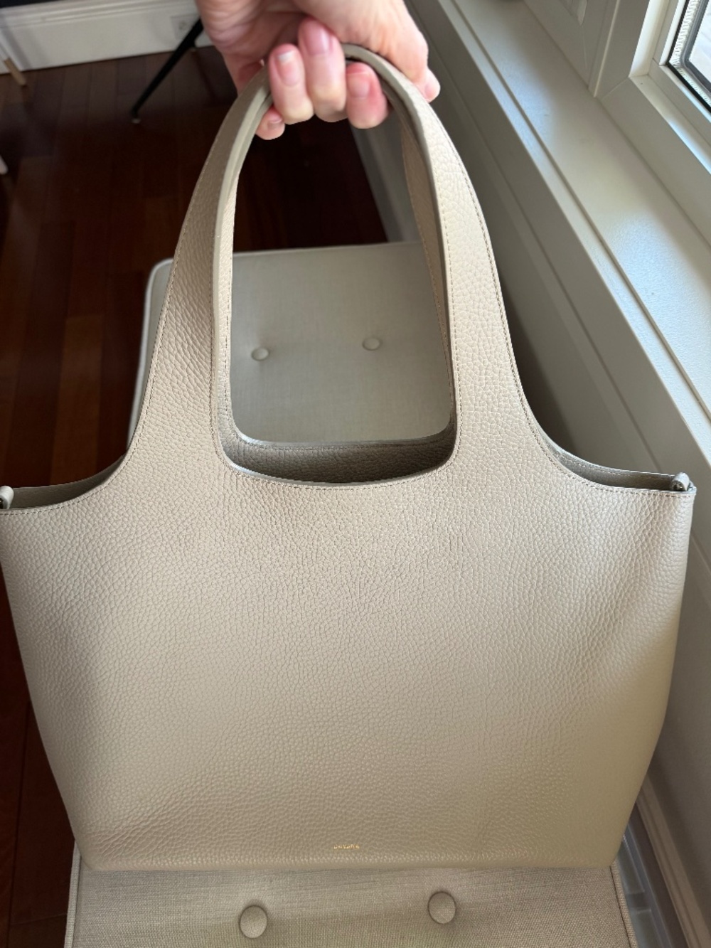Cuyana System Tote 16-Inch | Stone Pebbled Leather - Picture 3 of 11